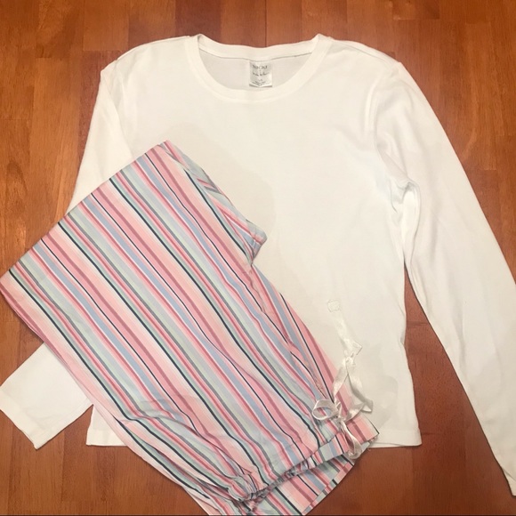 Nicole by Nicole Miller Other - ⭐️ Nicole Miller pajama set ⭐️